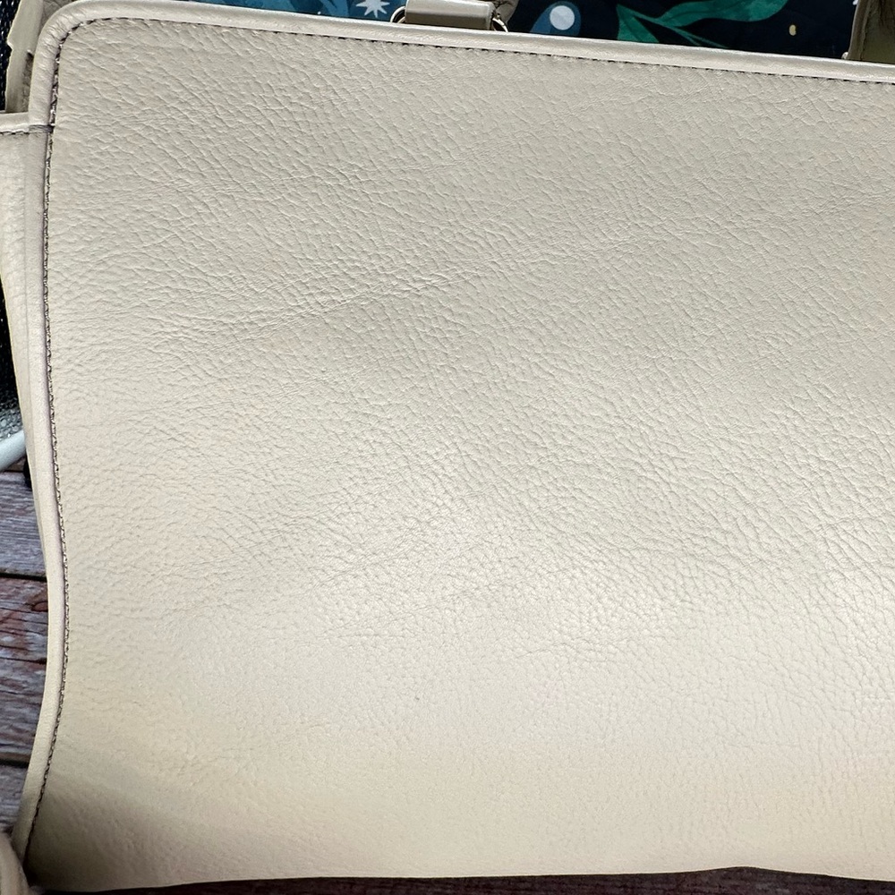 KATE SPADE | Large Cream Leather Satchel with Removable Crossbody Strap NWT - Picture 4 of 6